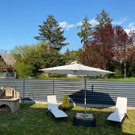 Lipi - Away From Vakantiehuis