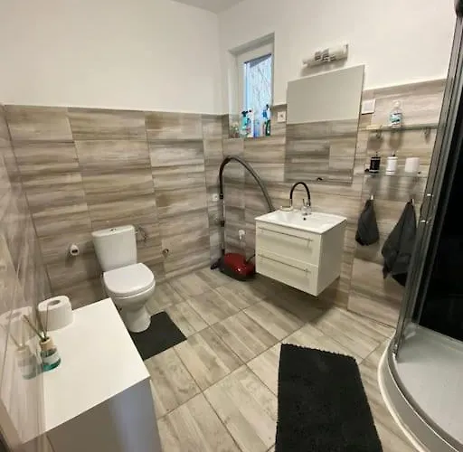 Lipi - Away From Vakantiehuis