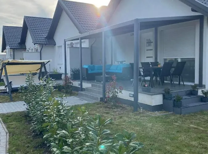 Vakantiehuis Lipi - Away From *