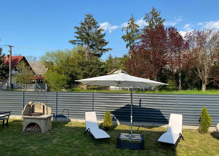 Lipi - Away From Nyaraló